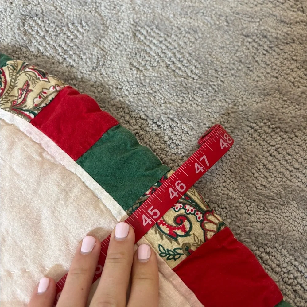 Vintage Quilted Granny Square Christmas Tree Skirt Red Green White Festive Holid - Picture 5 of 5